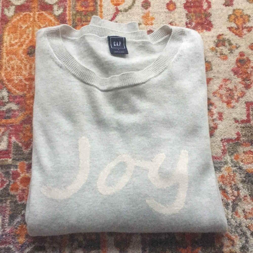Grey gap sweater with lettering